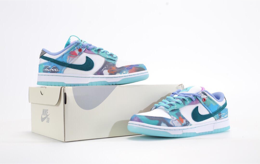 Dunk Low SB Futura Laboratories